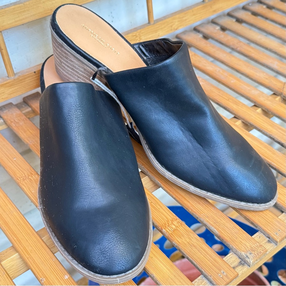 American Eagle Black Faux Leather Mules | New With Tags 🏷️